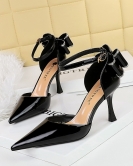 Summer hollow high -heeled high -heeled pointed patent leather with a band of bowing sandals women's high heels