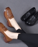 Flat -bottomed shoes Women's shoes autumn round head round buckle small leather shoe college the limelight cowhide comfortable four seasons shoes