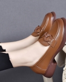 Flat -bottomed shoes Women's shoes autumn round head round buckle small leather shoe college the limelight cowhide comfortable four seasons shoes