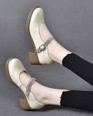 Round head buckle small leather shoes female British college wind thick heel rhinestone Mary Zhen shoes cowhide female high heels