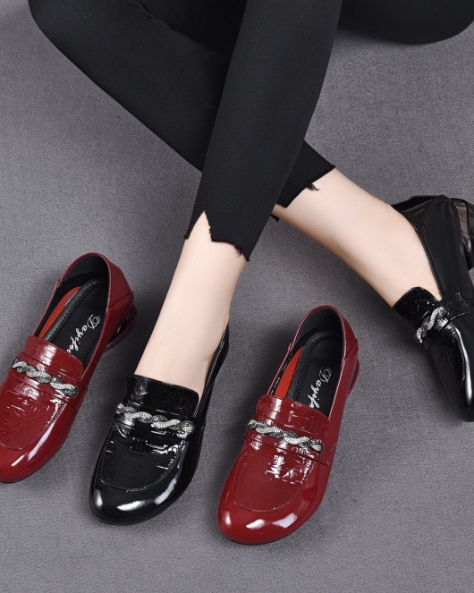 Casual shoes autumn fashion round head flat cow leather metal buckle two women's single shoes