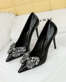 Retro Wind Banquet High Heel High Heel Pacific Skill Diamond Diamond Bow Single Single Shoes Female Woman