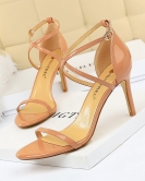 Wind Fashion Banquet Women's Shoes Ultra -heels Fine Land Pacific Cross -Betlated Sexy Night Shooting Sandals