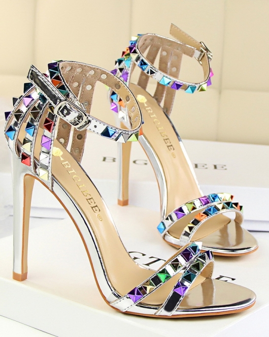 Wind style Women's shoes fine heels, high heels, open -toe characters with hollow color rivet sandals