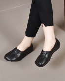 Round head flat shoes Female autumn soft bottom soft face comfortable grandma shoes lazy shoes lazy shoes leather big shoes