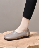 Round head flat shoes Female autumn soft bottom soft face comfortable grandma shoes lazy shoes lazy shoes leather big shoes