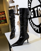 Retro wind Winter Heihe Pointed Pointed Pacific Wrinkle Wrinkle Women's Boots High Boots