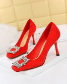 Banquet high -heeled shoes Women's shoes ultra -high heels of velvet metal rhinestone buckle single shoes