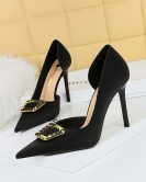 Wind nightclub high -heeled shoes women's shoe fine heel pointed pointed pointed side hollow metal rivet buckle single shoe women