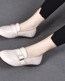 Round head flat shoes Female spring head layer cowhide soft bottom soft face small single shoes buckle bean shoes