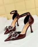 Banquet Women's Shoes high heels, shallow mouth, pointed patent leather in the empty rhinestone bowl, a word sandals with a sandals