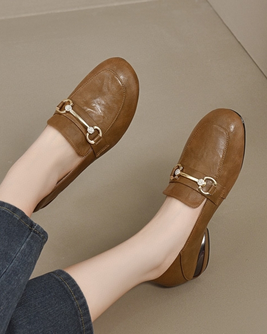 Round head flat shoes Female spring metal buckle low heels, light -mouth shoes, kicking women's small leather shoes