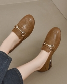 Round head flat shoes Female spring metal buckle low heels, light -mouth shoes, kicking women's small leather shoes