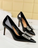 Banquet high -heeled shoe fine heel pointed patent leather metal rhinestone buckle single shoes high heel women's shoes