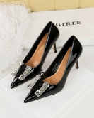 Banquet high -heeled shoe fine heel pointed patent leather metal rhinestone buckle single shoes high heel women's shoes