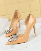 Wind banquet Women's shoes high heels, fine heel pointed patent leather side hollow rhinestone buckle single shoes women