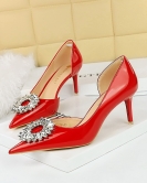 Wind banquet Women's shoes high heels, fine heel pointed patent leather side hollow rhinestone buckle single shoes women