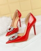 Wind banquet Women's shoes high heels, fine heel pointed patent leather side hollow rhinestone buckle single shoes women