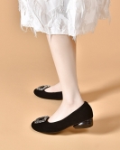 Round -headed shoe, a woman with a rhinestone, light mouth, low heel, single shoes, black one -footed female shoes flat soles shoes