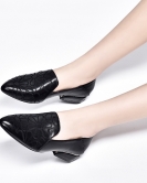 Women's shoes in spring, pointed pointed western pneumatic upper toe -layer cowhide embroidery flat shoes, one shoes, two shoes, wearing shoes