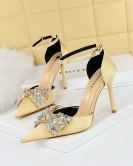 Wind summer high -heeled shoes Women's shoes shallow mouth pointed rhinestone bow bowls of hollow words with sandals