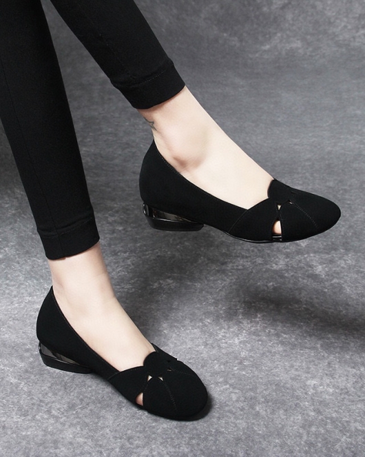 Flat -bottomed shoes Female spring round head light mouth hollow single shoes black sheepskin low heels four seasons shoes