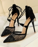 Wind sexy high -heeled high -heeled high -heeled high -heeled sharp -headed tip -like mesh lace cross with hollow sandals