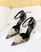 Wind banquet High -heeled high -heeled hollow words with pointed rhinestone pearl pearl flower sandals sandals high heels