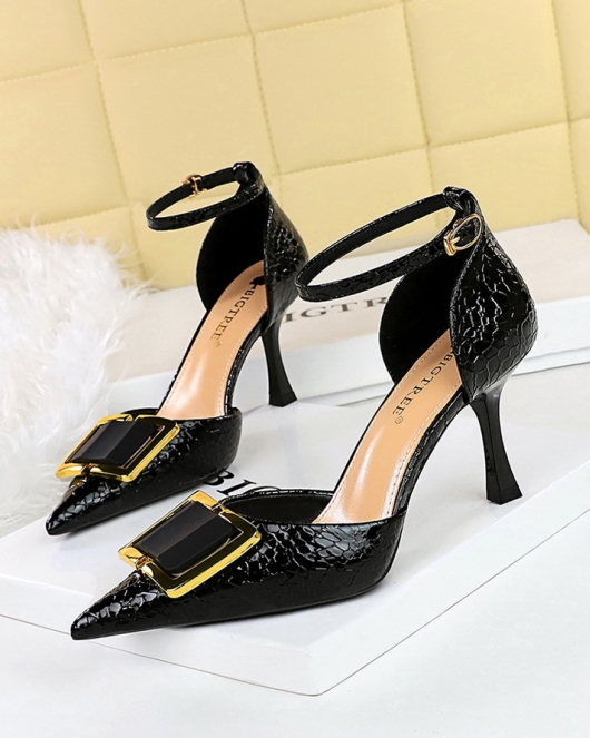 Wind banquet Hall of time, women's shoes, high heels, high -heeled pointed metal buckle hollowed out one word sandals