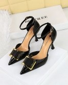 Wind banquet Hall of time, women's shoes, high heels, high -heeled pointed metal buckle hollowed out one word sandals