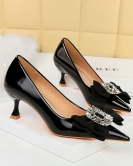 Wind and luxurious fashion banquet Women's shoes, fine heels, shallow mouth pointed rhinestone bowls single shoes