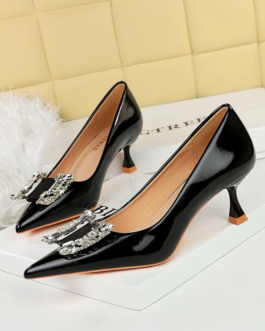 Fashionable and light luxury banquet Women's shoes fine heels in the heel pointed pointed metal rhinestone buckle single shoes