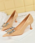 Fashionable and light luxury banquet Women's shoes fine heels in the heel pointed pointed metal rhinestone buckle single shoes