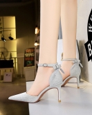 Wind space high -heeled high -heeled high heel shallow mouth cut -out hollow