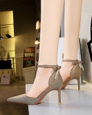 Wind space high -heeled high -heeled high heel shallow mouth cut -out hollow