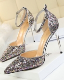 Wind and high heel shallow mouth sharp -headed hollow sequin sexy nightclub is thin and words with female sandals