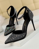 Sweet high -heeled shoe fine heels high heel pointed pointed pointed hollowed out a shiny rhinestone women's sandals